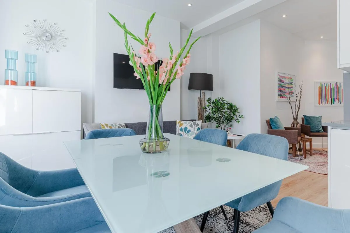 Image 2 of Architect’s Sophisticated Private 3bed 3bath House OFF OXFORD ST