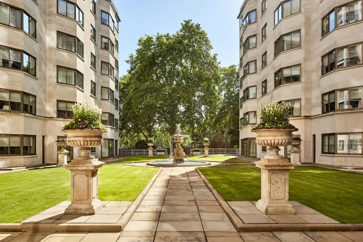 Image 2 of Arlington House Apartments