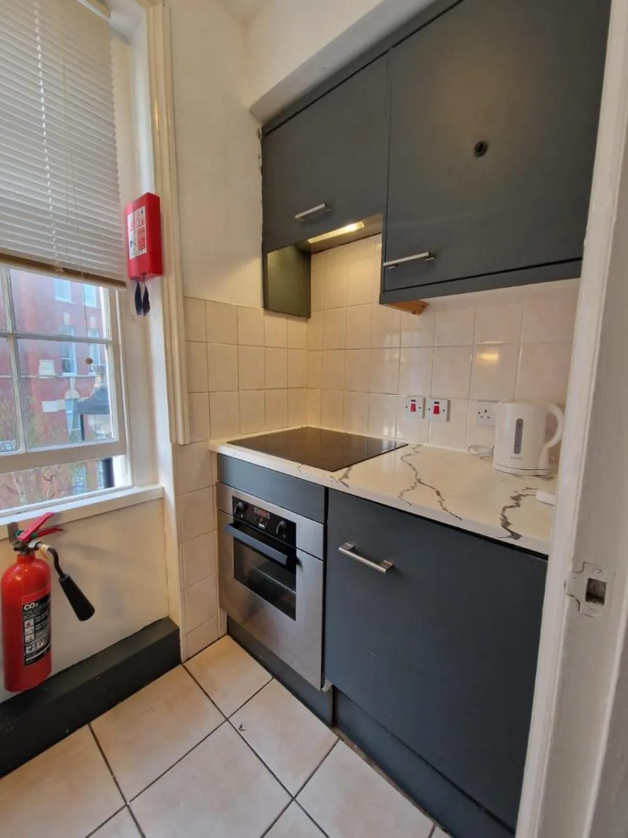 Image 4 of Baker Street Apartments