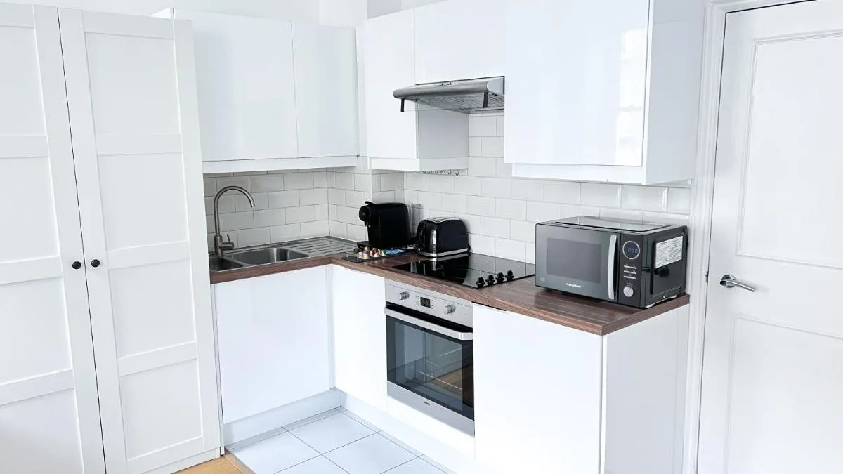 Image 5 of Baker Street Central Apartments