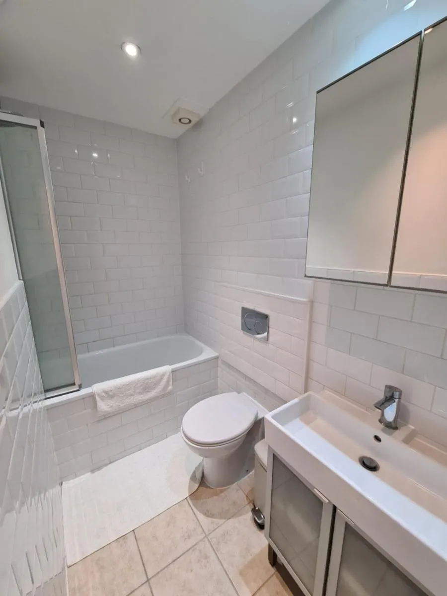Image 3 of Baker Street Central Apartments