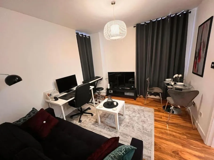 Image 2 of Beautiful Flat one bedroom in central London