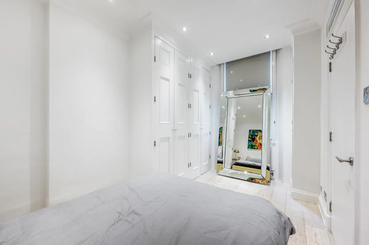 Image 5 of Beautiful One Bedroom Flat in Knightsbridge