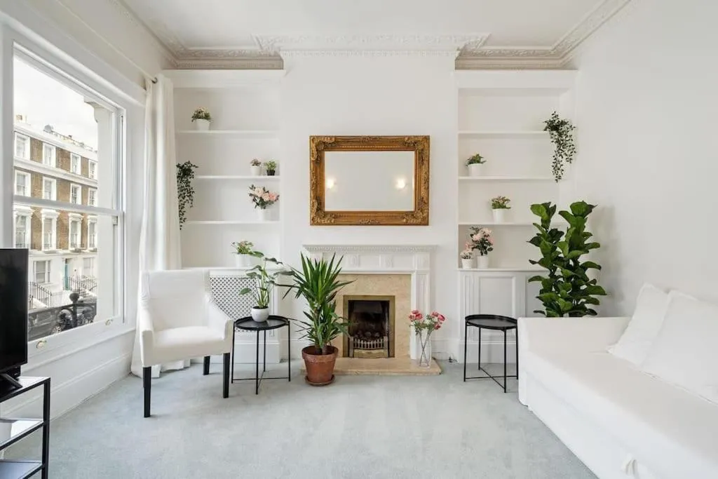 Image 1 of Beautiful maisonette in the heart of Chelsea