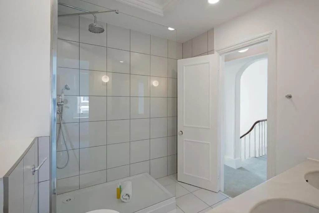 Image 5 of Beautiful maisonette in the heart of Chelsea