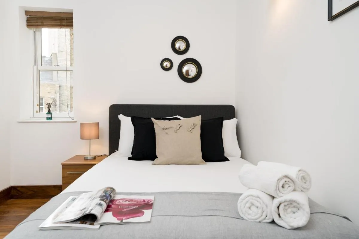 Image 5 of Best Location 2 Bedr, 3 Beds, Covent Grdn, China Town