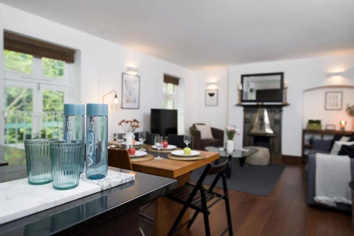 Image 4 of Best Location 2 Bedr, 3 Beds, Covent Grdn, China Town