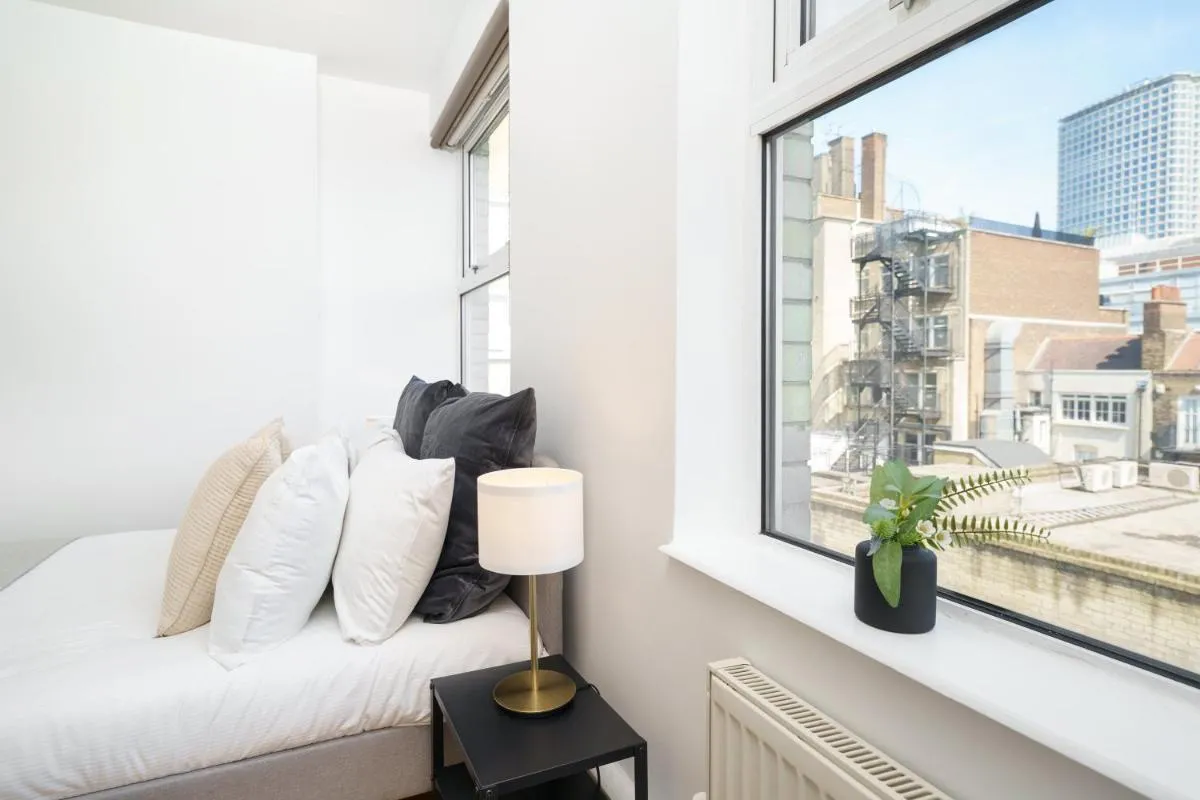 Image 5 of Best Location Oxford Str, Soho 2 Bedr, 3 Beds, 2 Bath