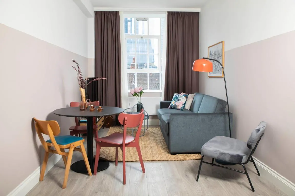 Image of Bob W Commercial House