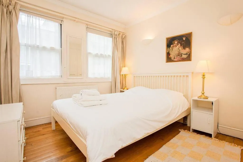 Image 4 of Bright 2 Bedroom Flat in Central London