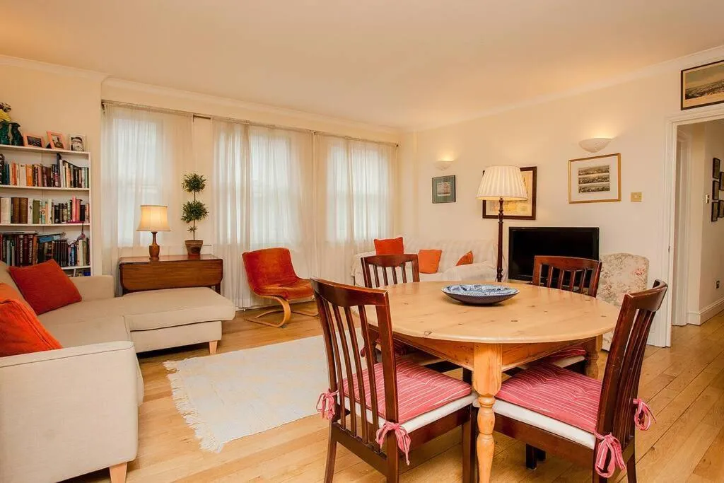 Image of Bright 2 Bedroom Flat in Central London