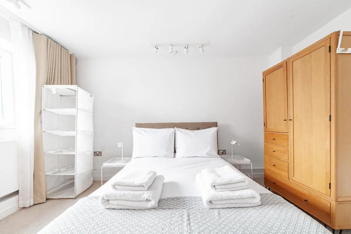 Image 6 of Bright Belgravia Apartment