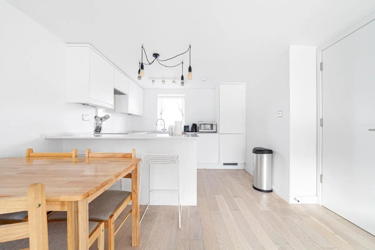 Image 3 of Bright Belgravia Apartment