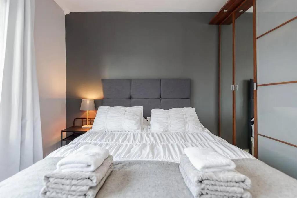 Image 1 of Bright, Modernised Apartment Close to Borough Market