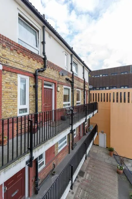 Image 5 of Bright, Modernised Apartment Close to Borough Market