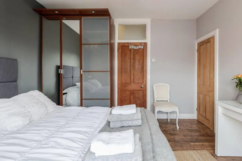Image 6 of Bright, Modernised Apartment Close to Borough Market