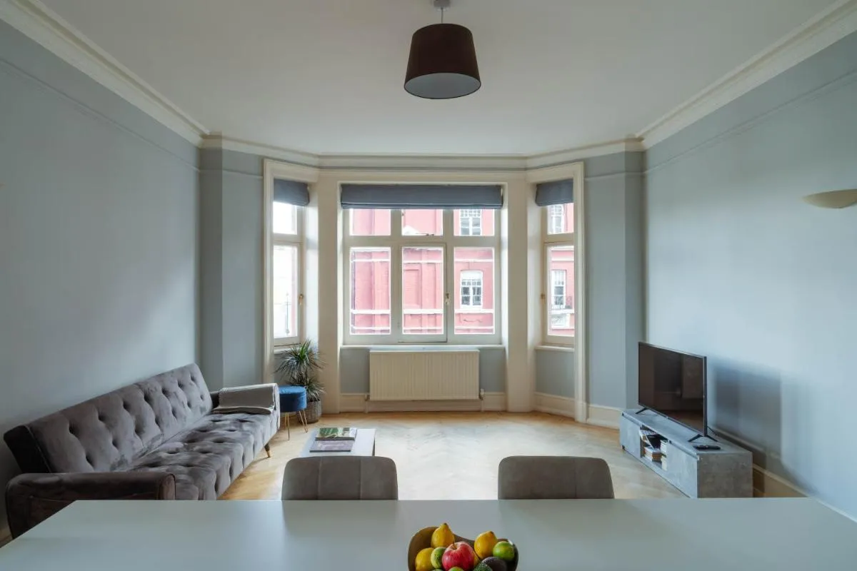 Image 4 of Bright Space in the Heart of London