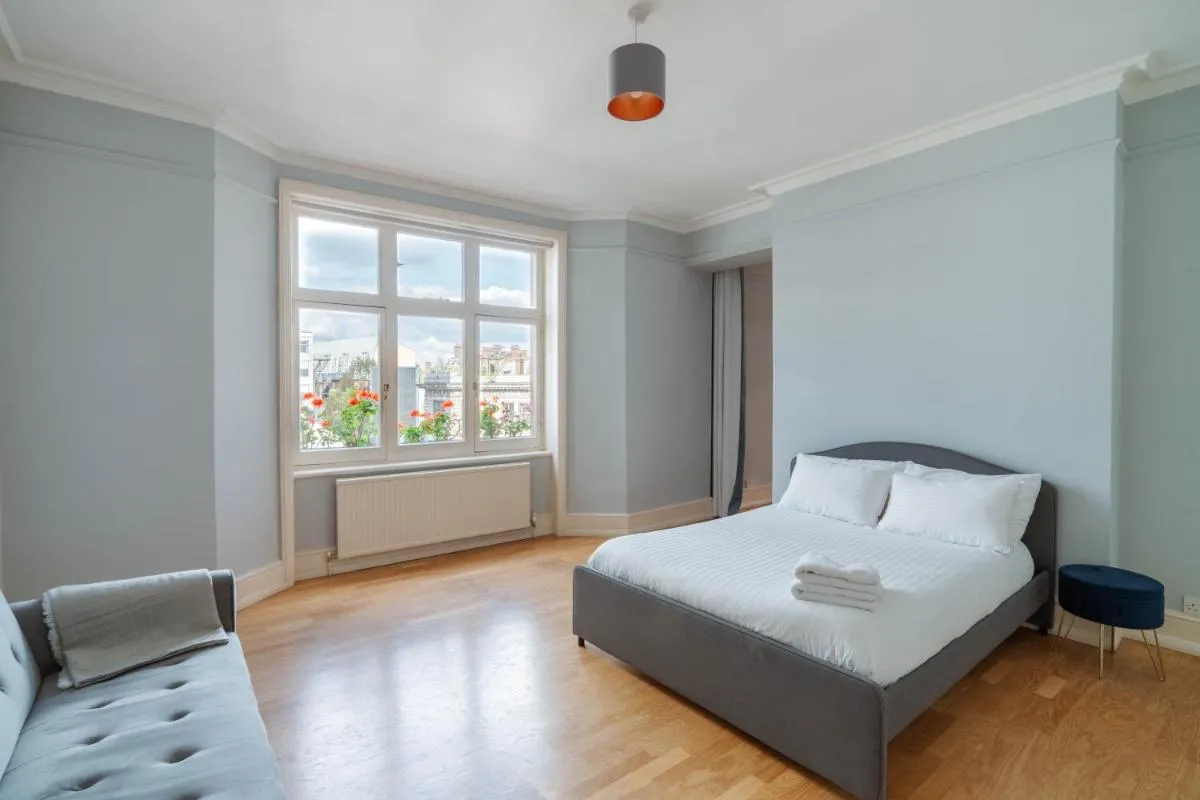 Image 6 of Bright Space in the Heart of London