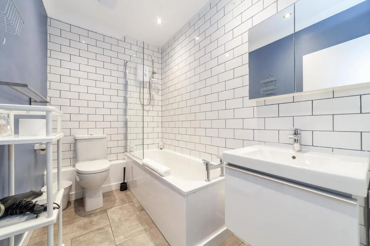Image 6 of Bright and Cosy Apartment in South London