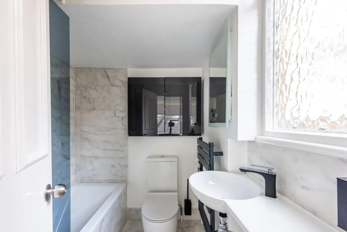 Image 2 of Bright, brand new 1 Bed Flat Central London