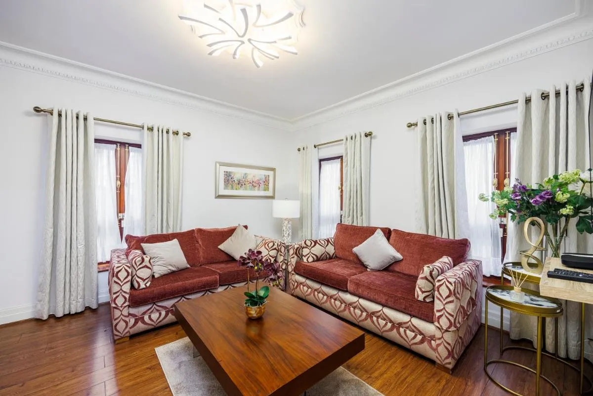 Image 6 of CARLTON COURT – MAYFAIR