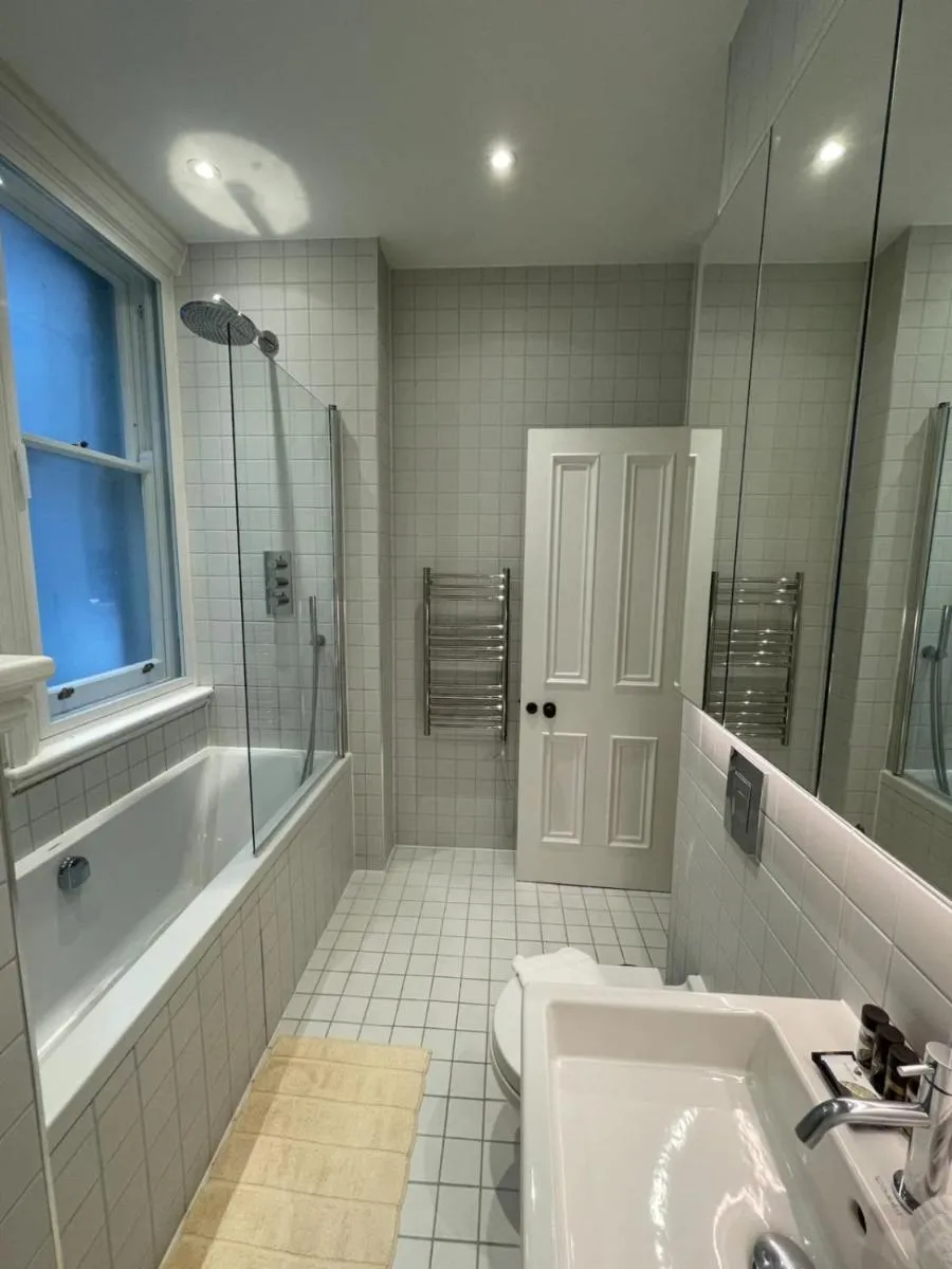 Image 4 of Central 1 Bedroom Apartment in Farringdon