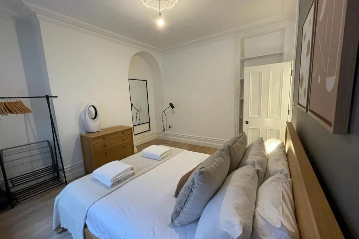 Image 1 of Central 1 Bedroom Apartment in Farringdon