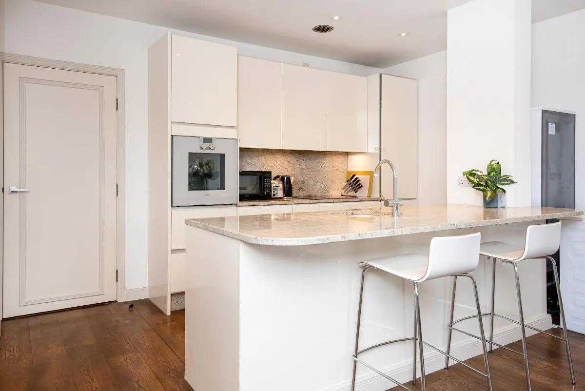 Image 3 of Central 2 Bed Maissonette
