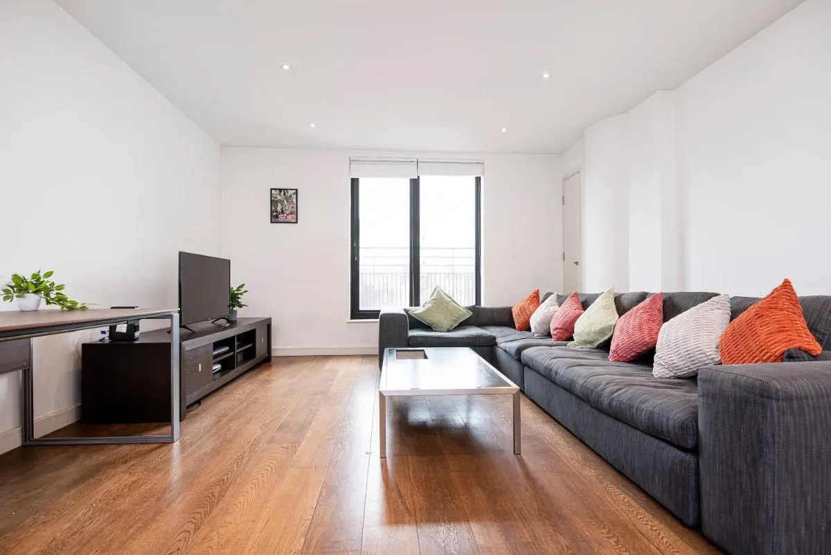 Image 4 of Central 2 Bed Maissonette
