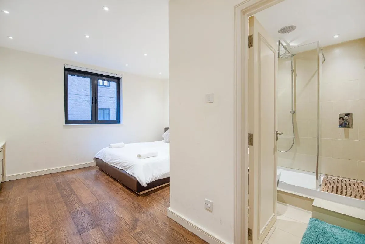 Image 2 of Central 2 Bed Maissonette