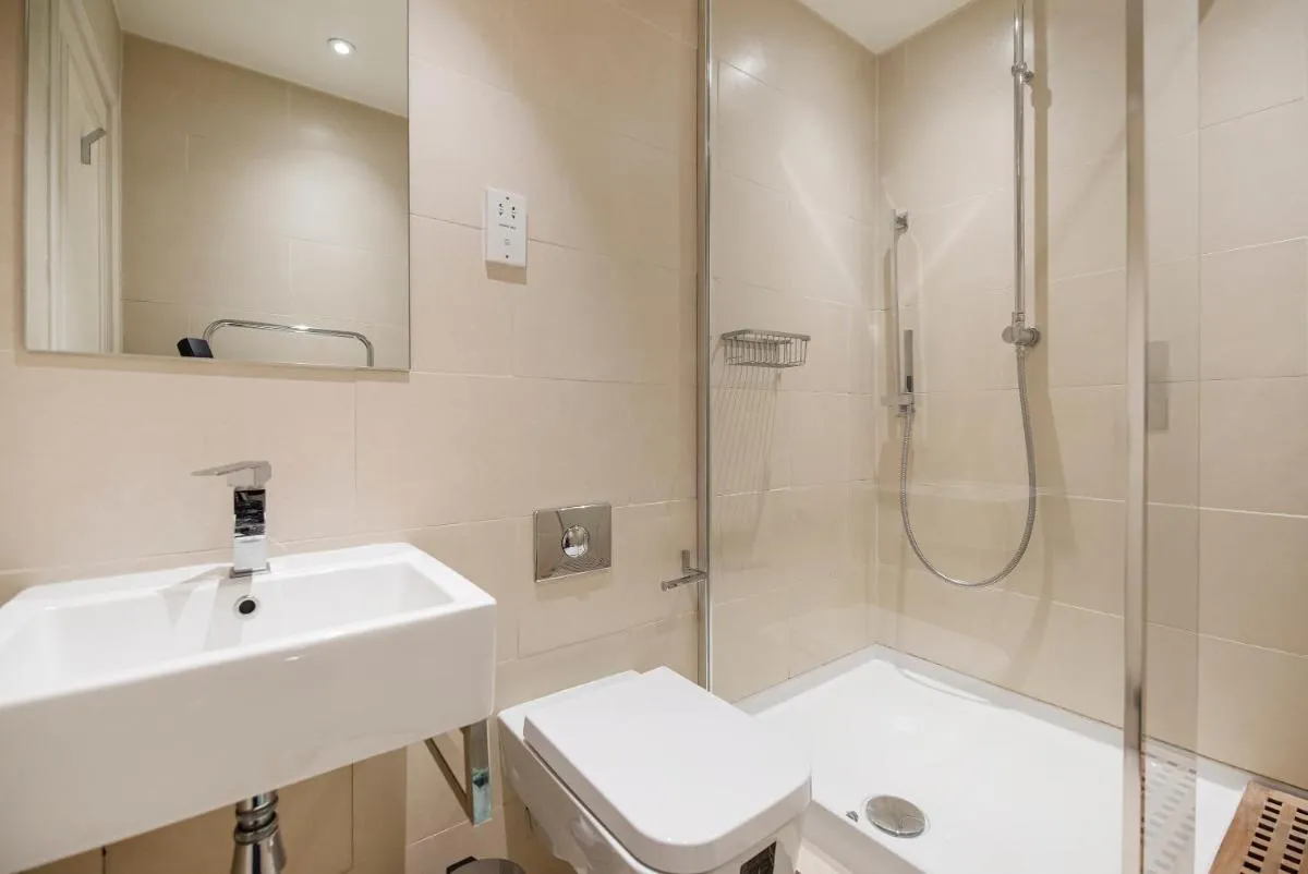 Image 6 of Central 2 Bed Maissonette