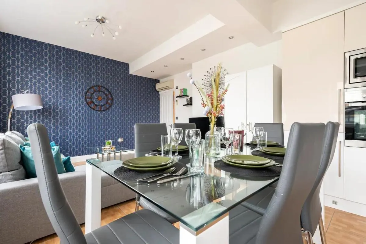 Image 4 of Central Located Apartment in City of London – Farringdon Station