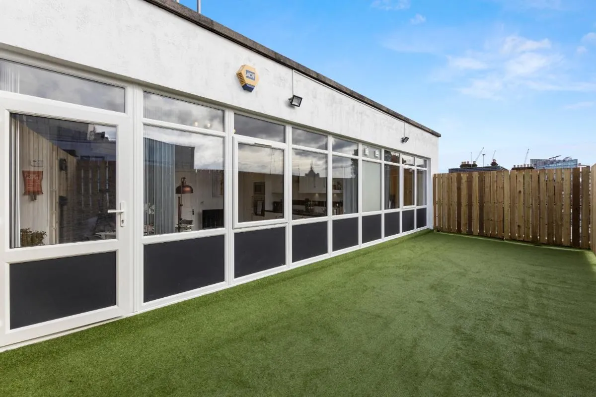 Image 3 of Central Located Apartment in City of London – Farringdon Station