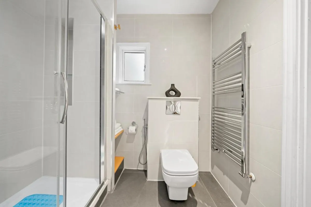 Image 6 of Central London Apartment