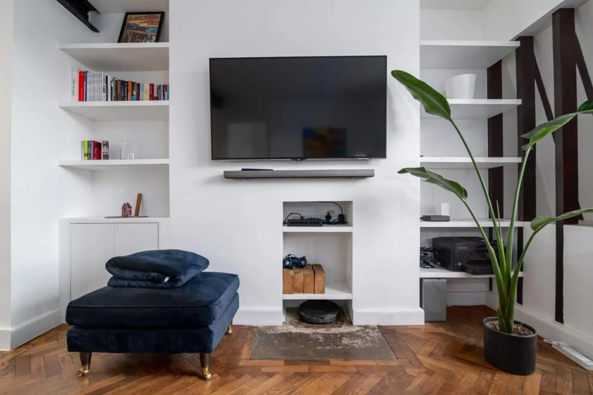 Image 1 of Central London apartment in Vauxhall near big Ben