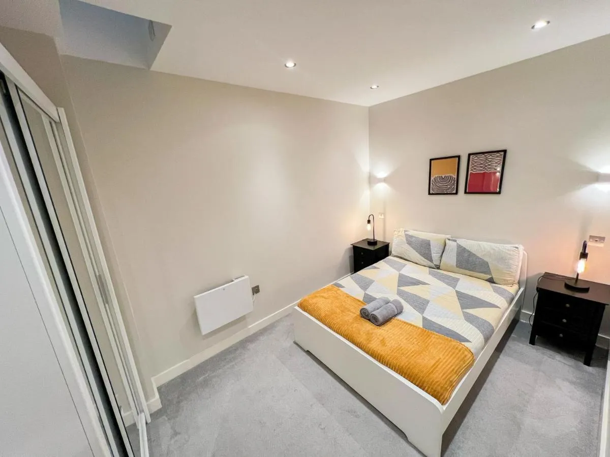 Image 1 of Charming 1-Bedroom Haven near The Shard in Elephant & Castle
