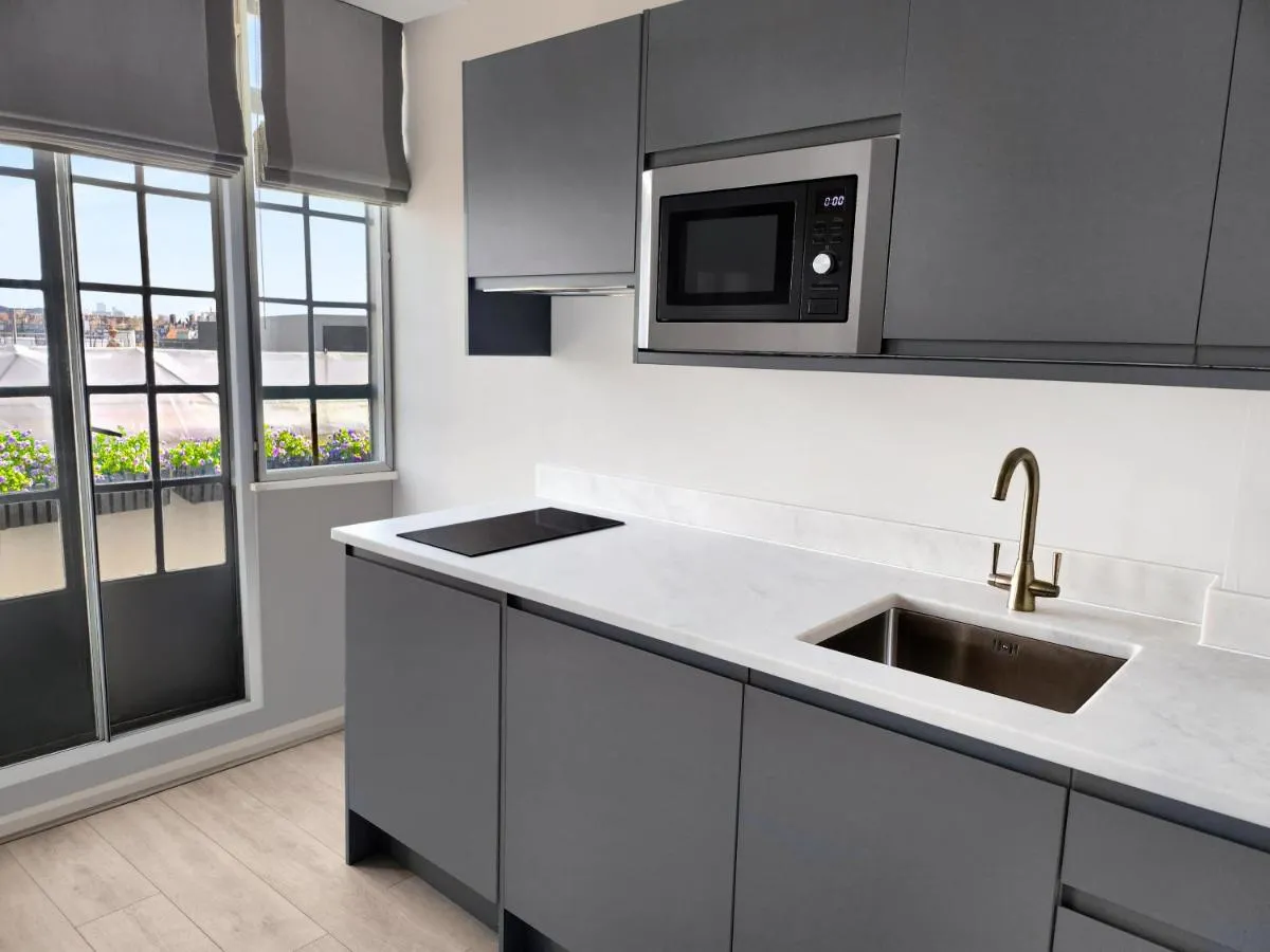 Image 2 of Chelsea Flat 10 mins Harrods, Balcony, Gym, Air Conditioning