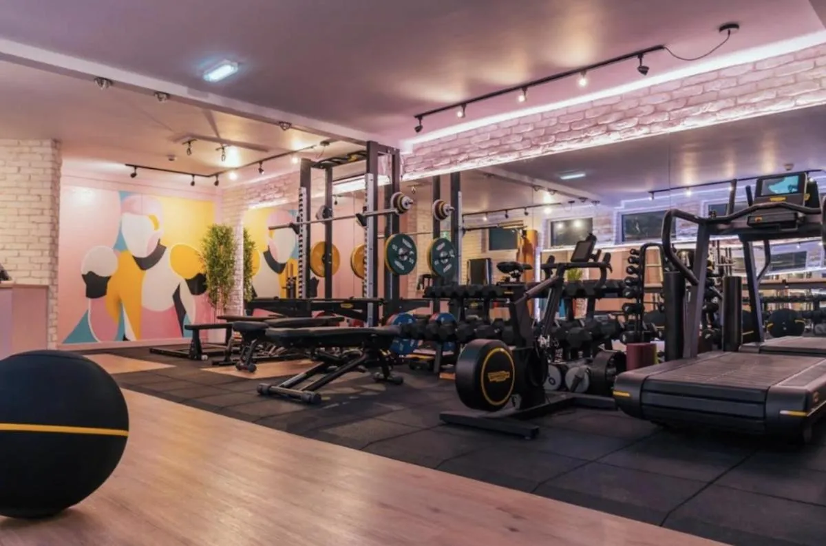 Image 4 of Chelsea Flat 10 mins Harrods with Gym and Air Con