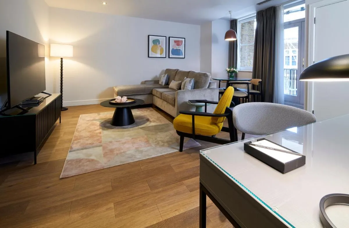 Image 2 of Cheval Harrington Court at South Kensington