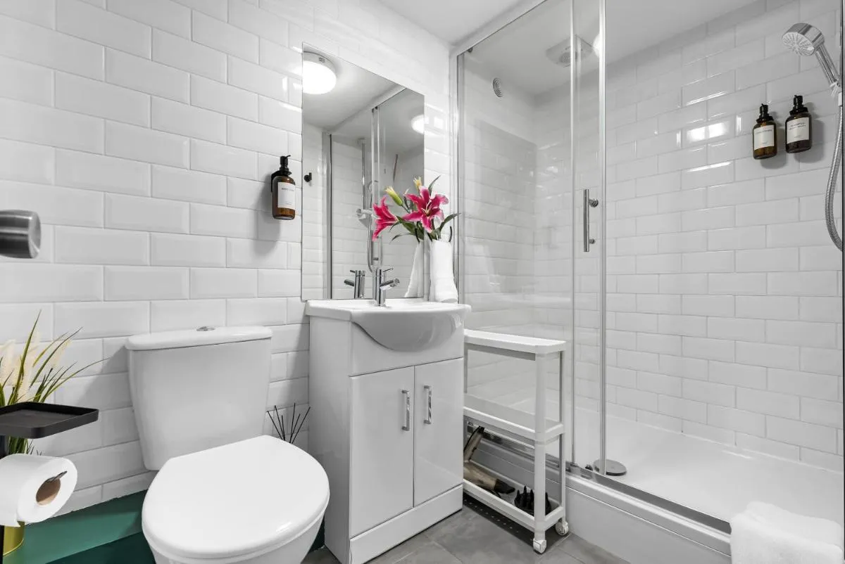 Image 2 of Chic 2 Bedroom Apartment near Liverpool Street by Gold Stays