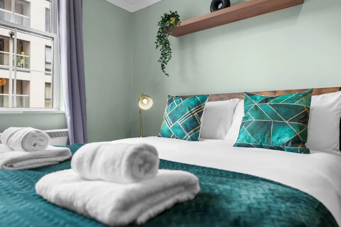 Image of Chic 2 Bedroom Apartment near Liverpool Street by Gold Stays