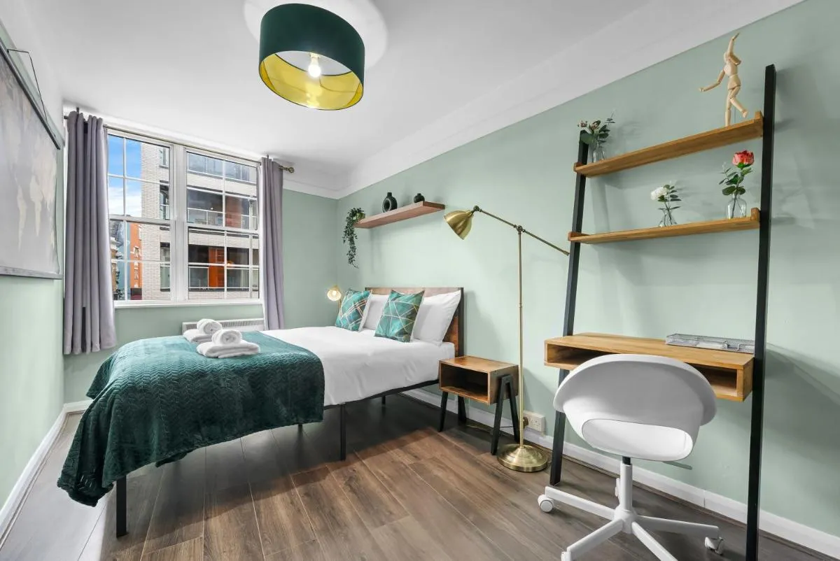 Image 1 of Chic 2 Bedroom Apartment near Liverpool Street by Gold Stays