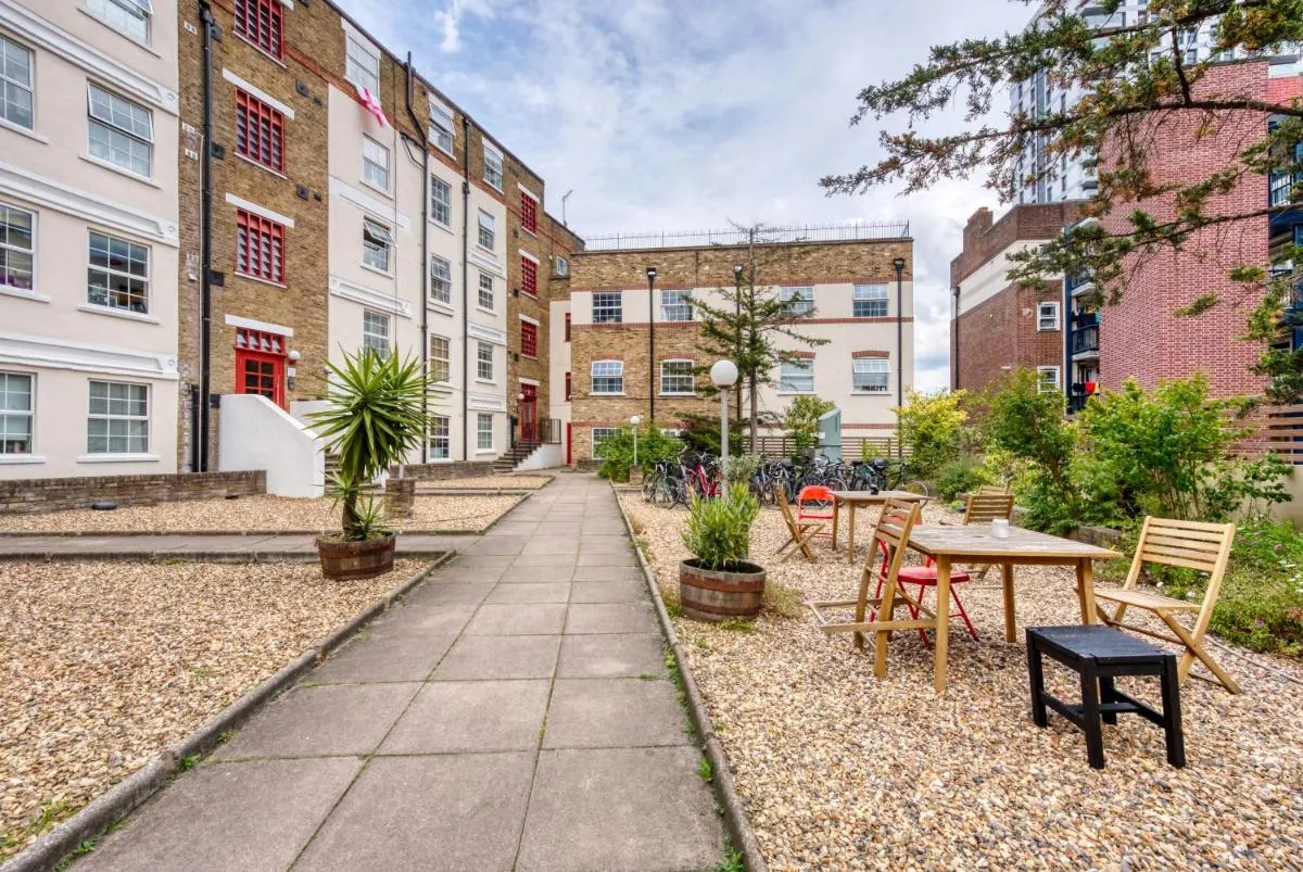 Image 5 of Chic 2 Bedroom Apartment near Liverpool Street by Gold Stays