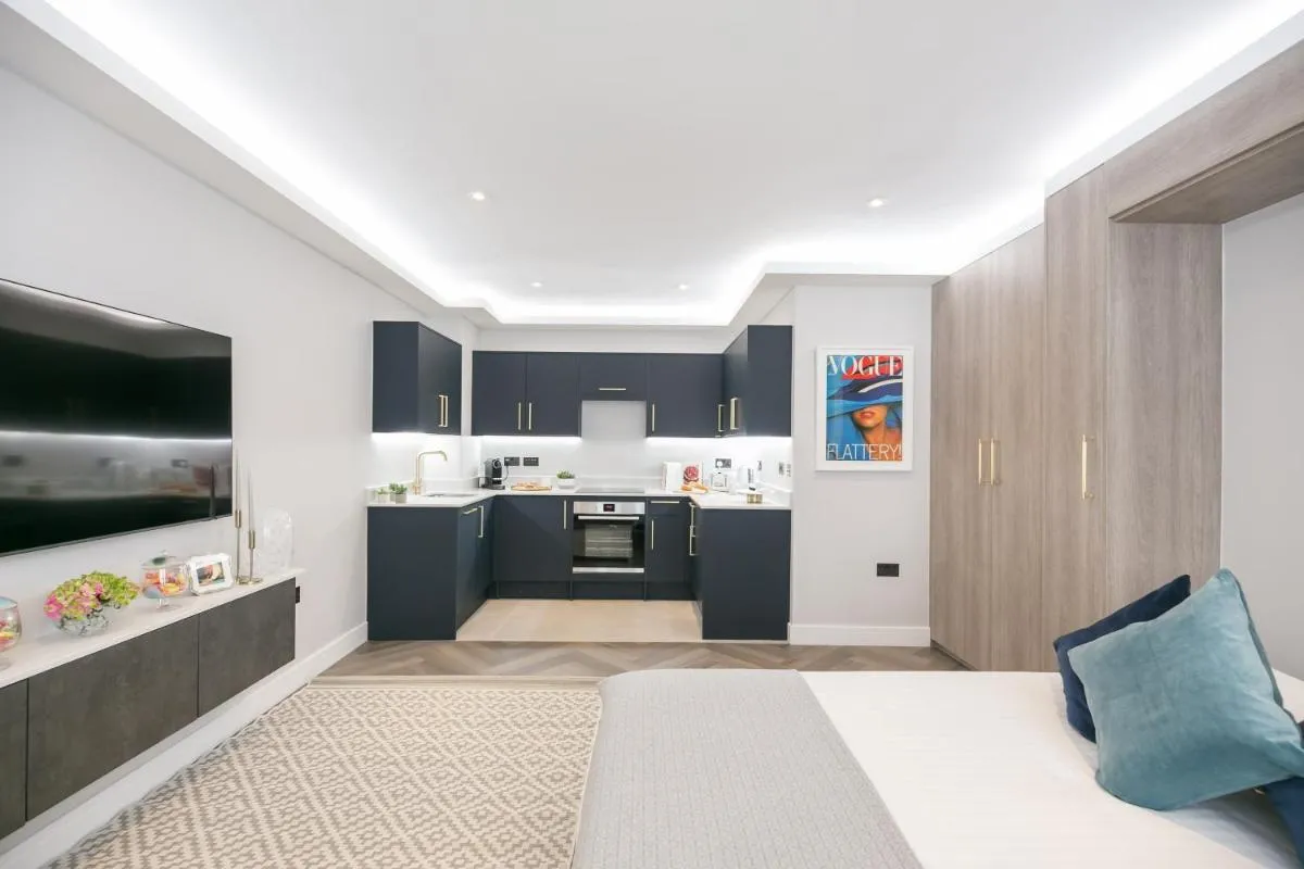 Image 6 of Chic & Elegant Studio in Nevern Square