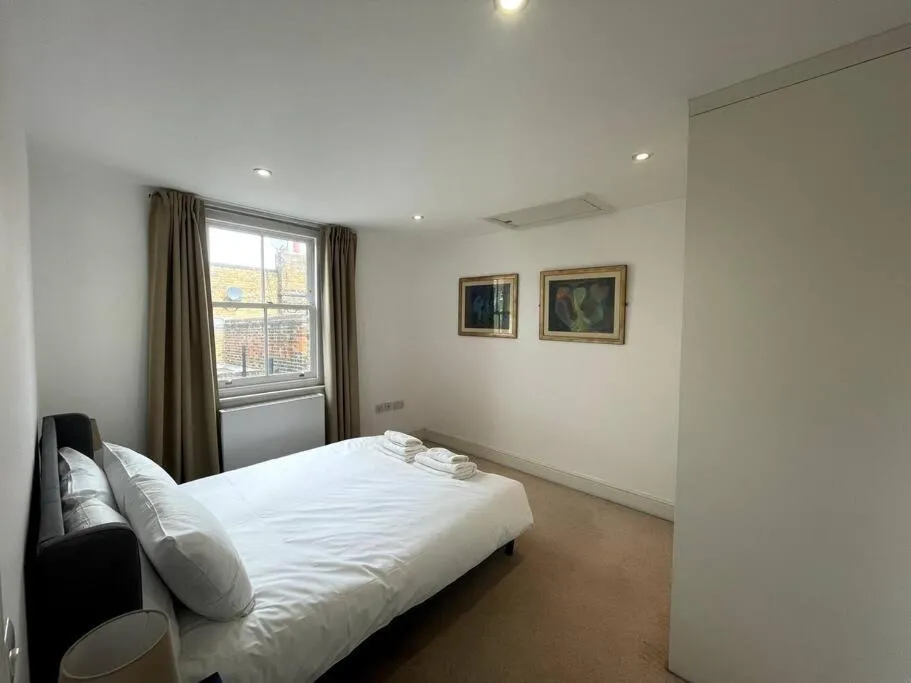 Image 5 of Chic London Duplex Marylebone