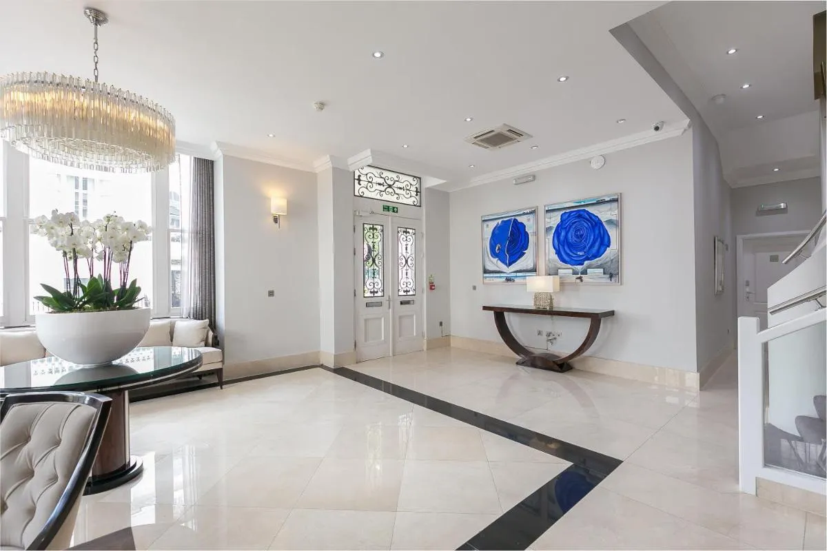 Image 6 of Chilworth Court