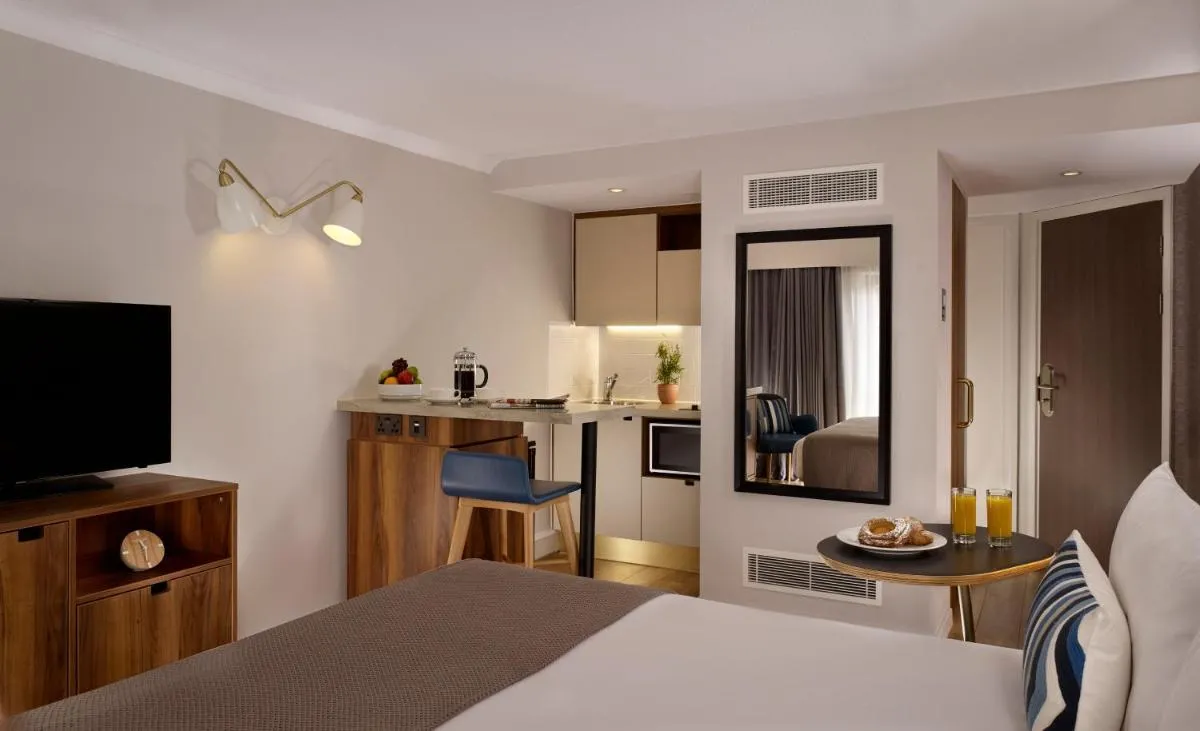 Image 2 of Citadines Barbican London