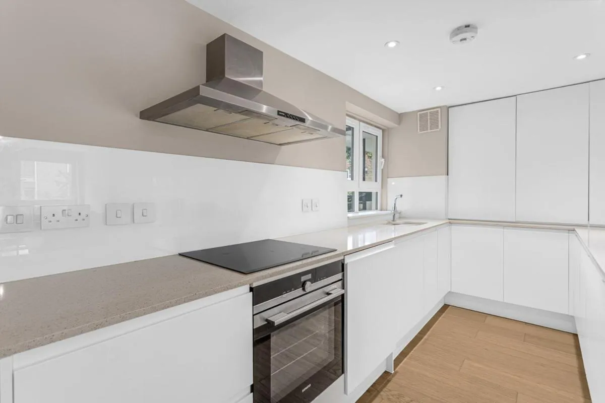 Image 3 of City Relay Belgravia Apartment 13