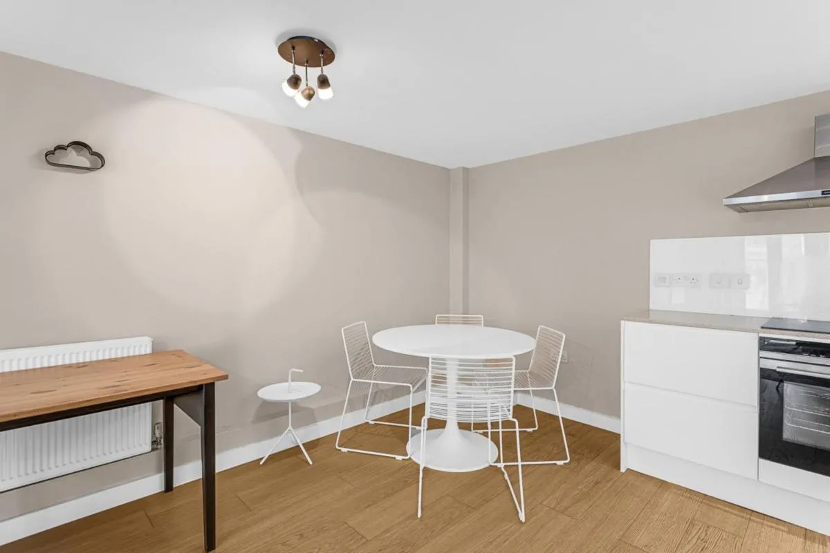Image 2 of City Relay Belgravia Apartment 13