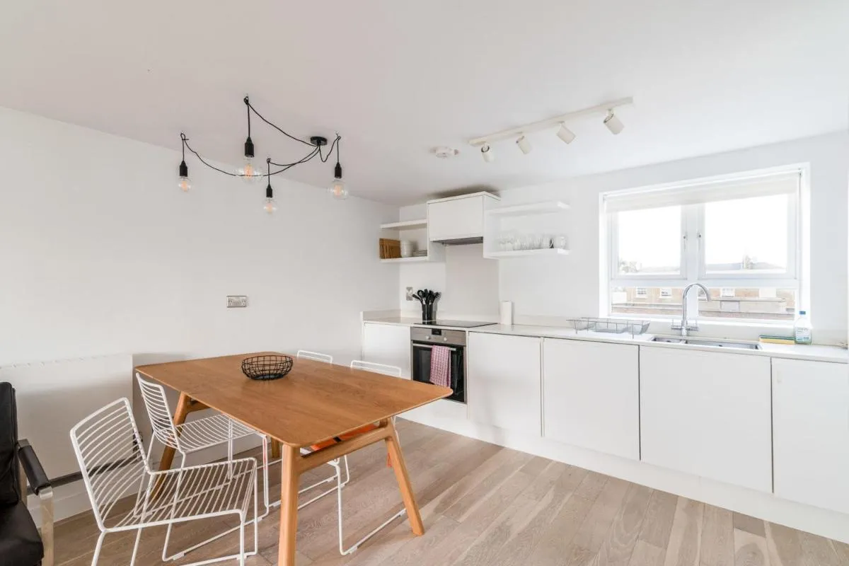 Image 4 of City Relay Belgravia Apartment 22